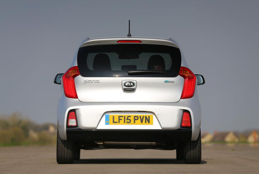  Kia Picanto EcoDynamics 5-Door 2015 года  (UK) (фото 7 из 21)